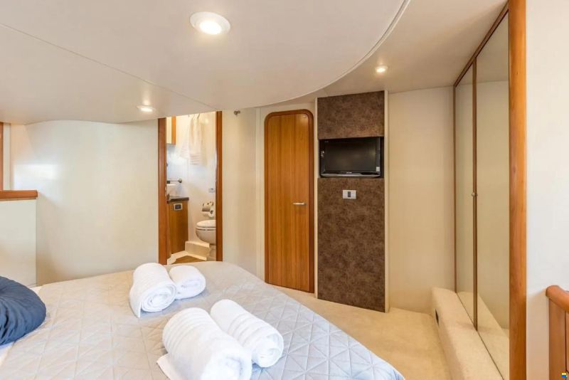 Sunseeker Predator 52