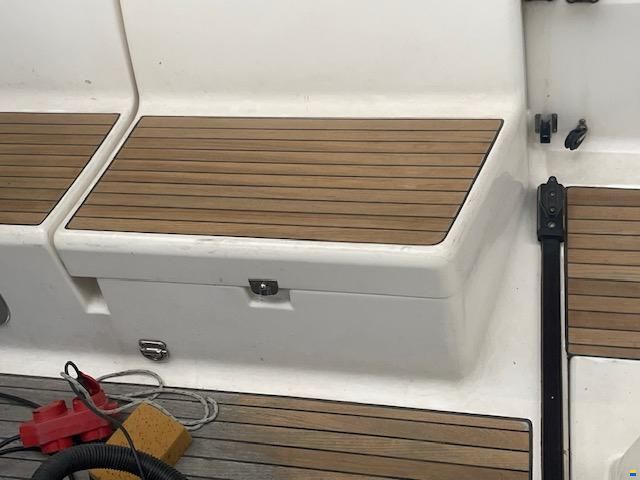 Dufour 40 Performance