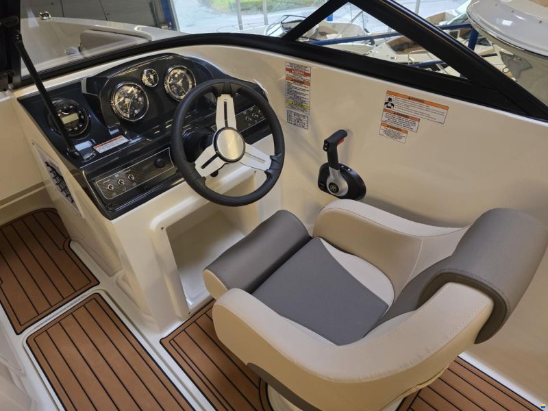 Bayliner VR4 Outboard