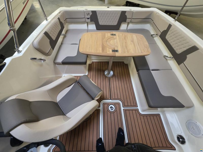 Bayliner VR4 Outboard