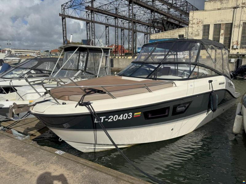 Quicksilver Activ 805 cruiser