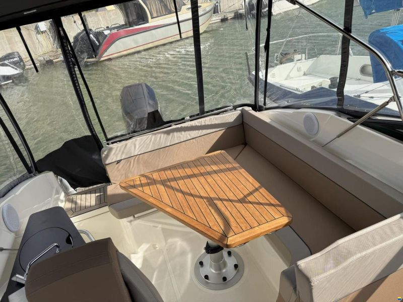 Quicksilver Activ 805 cruiser