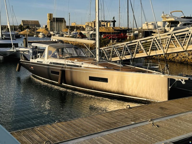Beneteau Oceanis Yacht 60