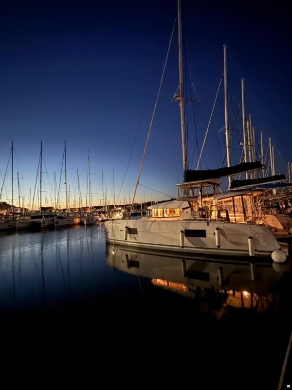 Lagoon 42