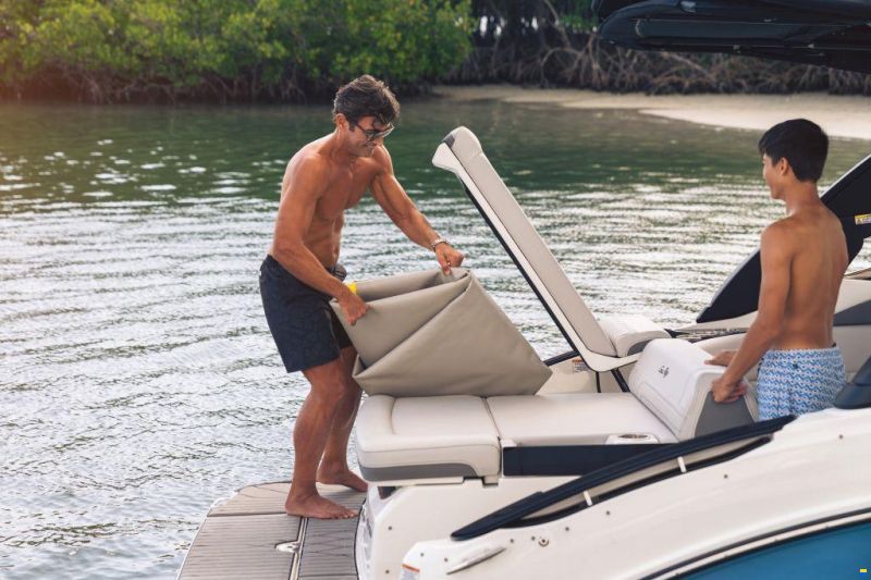 Sea Ray SLX 260