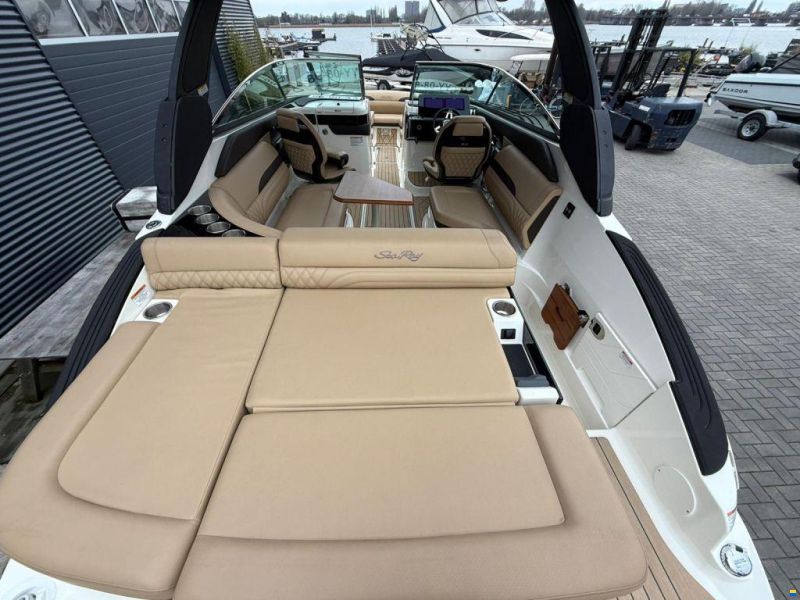 Sea Ray SLX 260