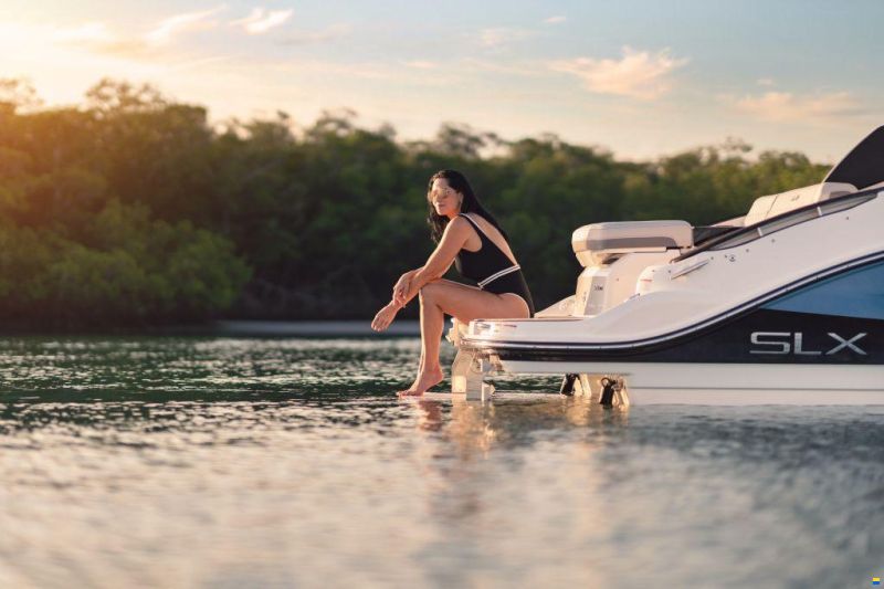 Sea Ray SLX 260