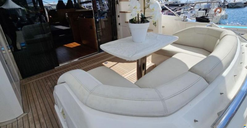 Princess V52 Fly