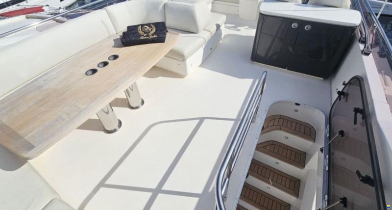 Princess V52 Fly