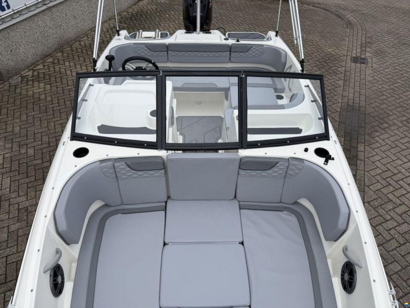Bayliner Element M17