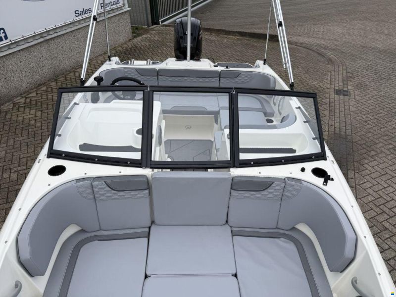 Bayliner Element M17