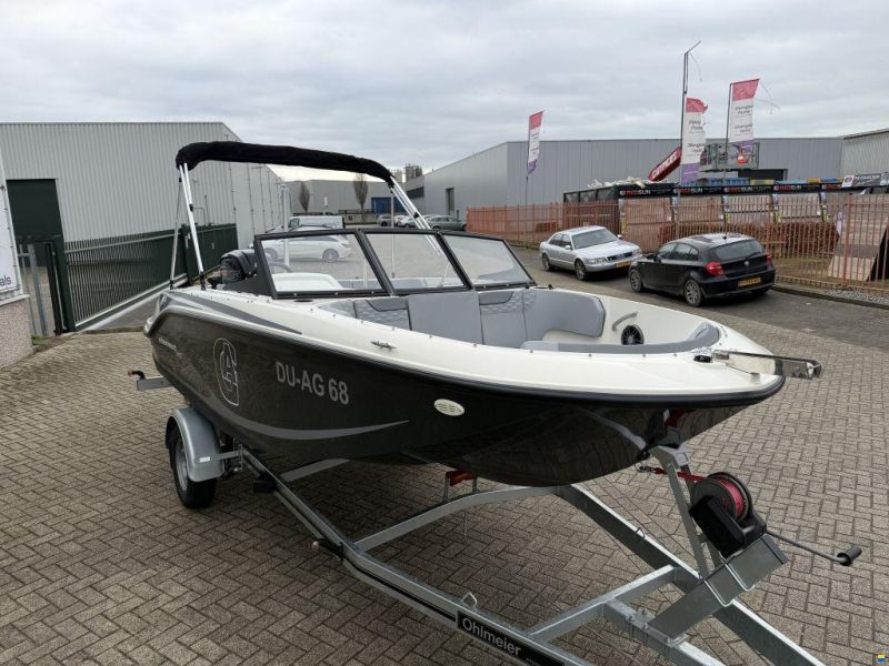Bayliner Element M17