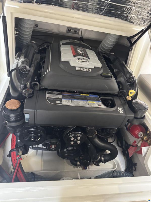 Bayliner VR 4