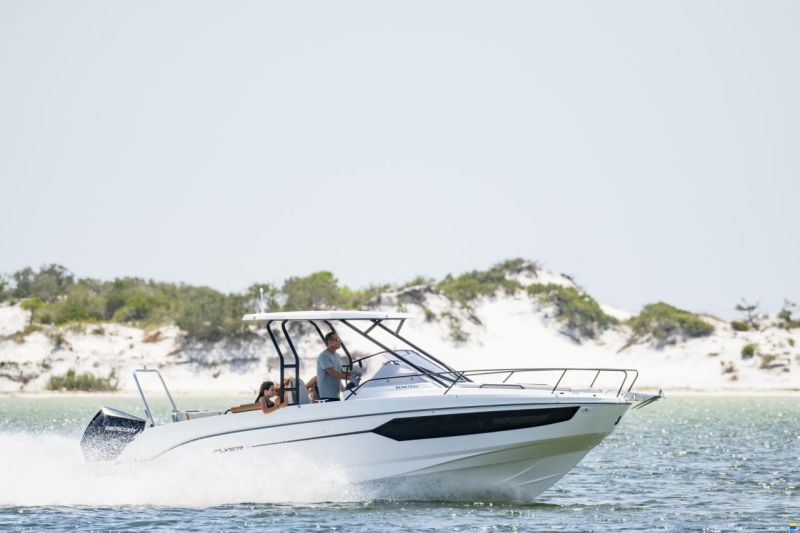 Beneteau Flyer 8 Sundeck V2