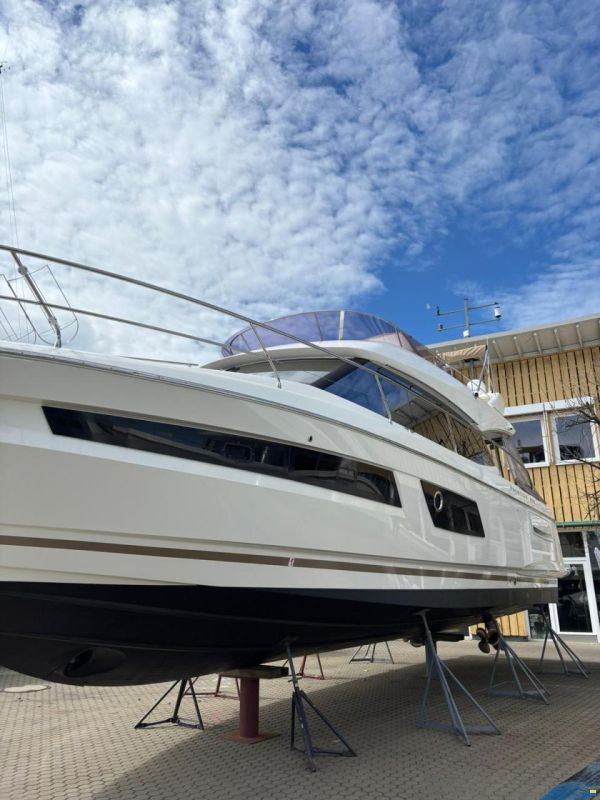 Prestige 450 Fly