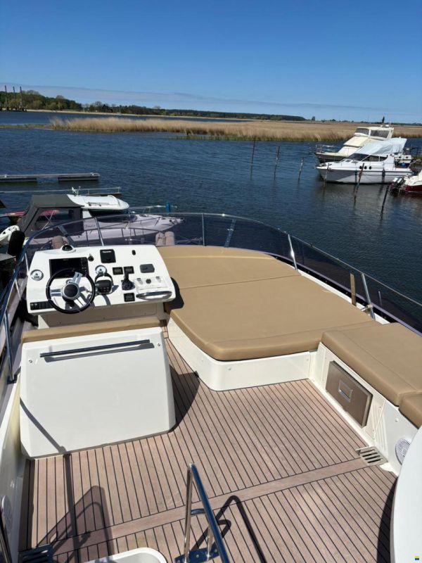 Prestige 450 Fly