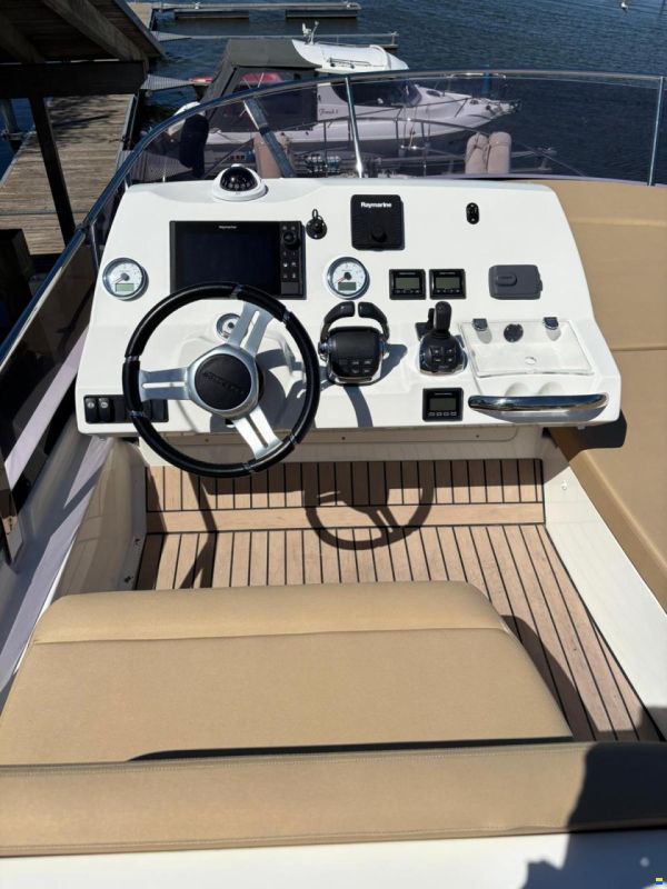 Prestige 450 Fly