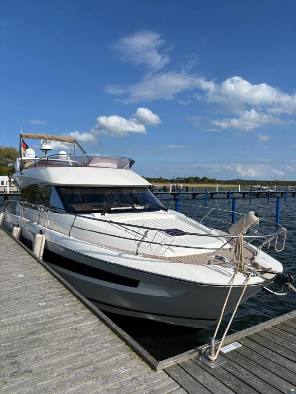 Prestige 450 Fly