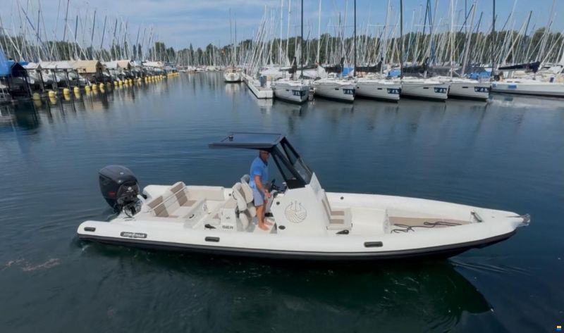 Hydrohulls HH8