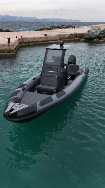 Hydrohulls HH7