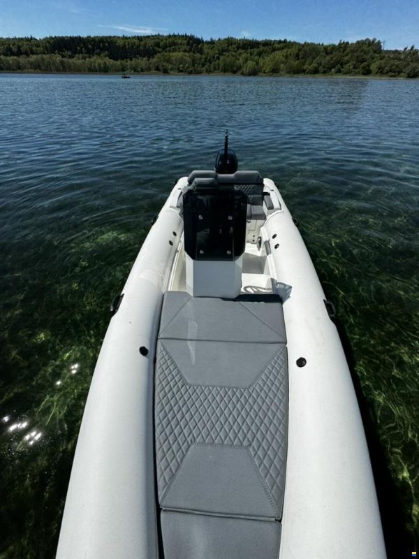 Hydrohulls HH6