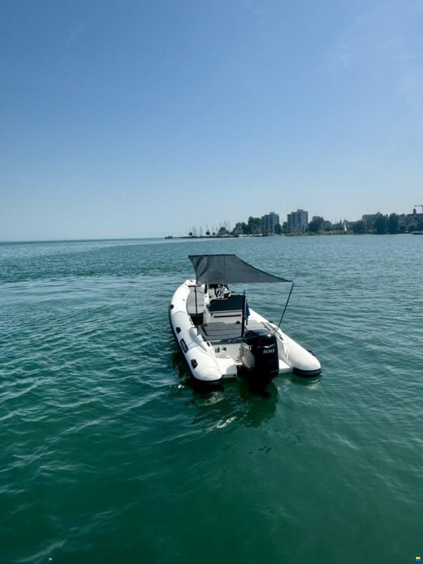 Hydrohulls HH6