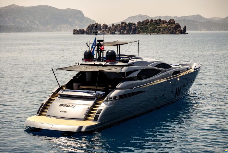 Pershing 115