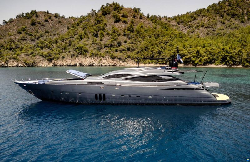 Pershing 115
