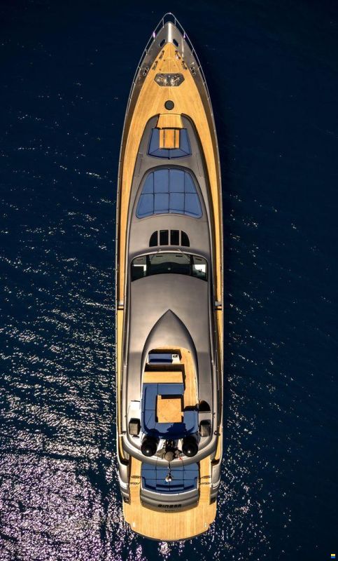 Pershing 115