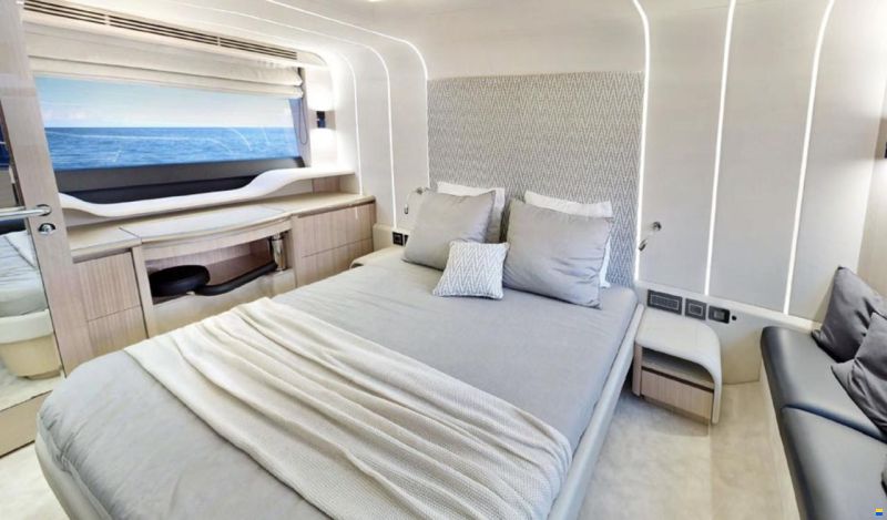 Galeon 680 FLY