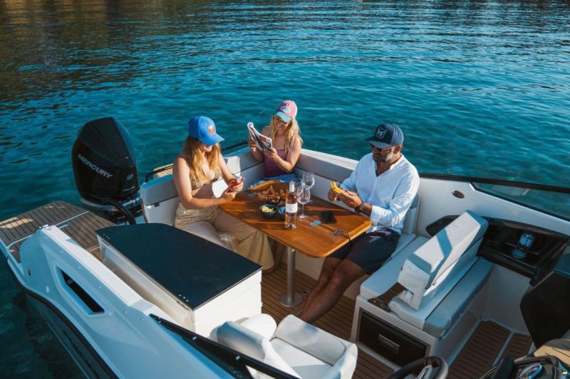 Quicksilver ACTIV 755 CRUISER