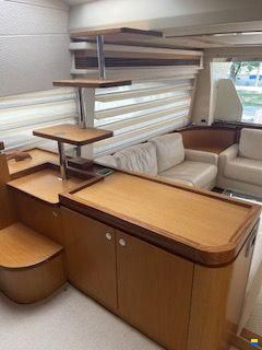 Ferretti 681