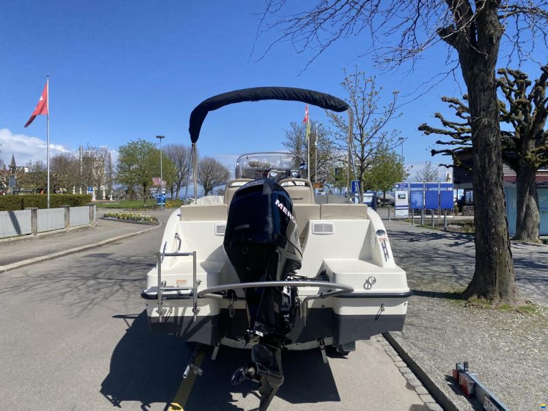 Quicksilver activ 555 open