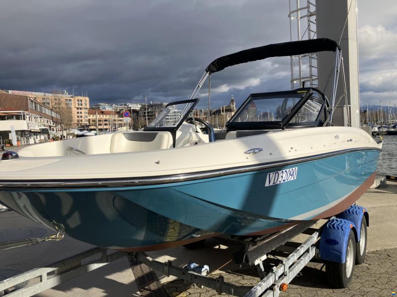 Bayliner E18 BLEU