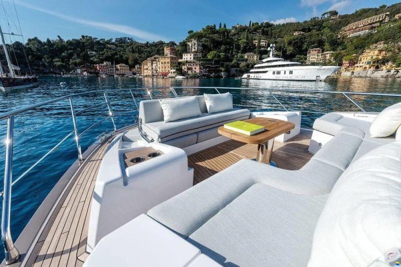 Azimut 60