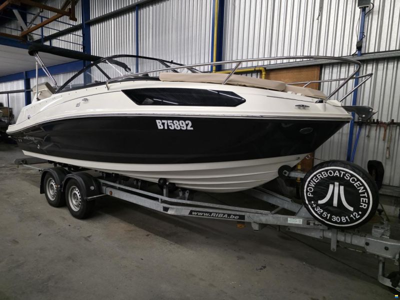 Bayliner VR5 cuddy