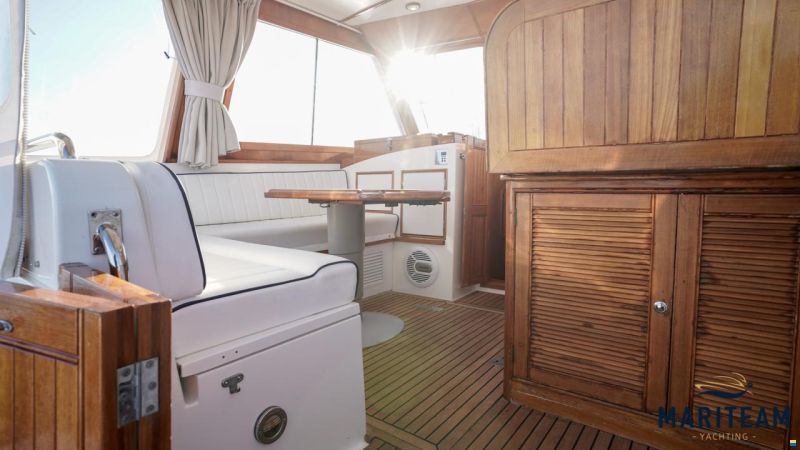 Grand Banks Eastbay 38 HX