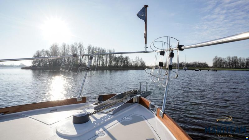 Grand Banks Eastbay 38 HX