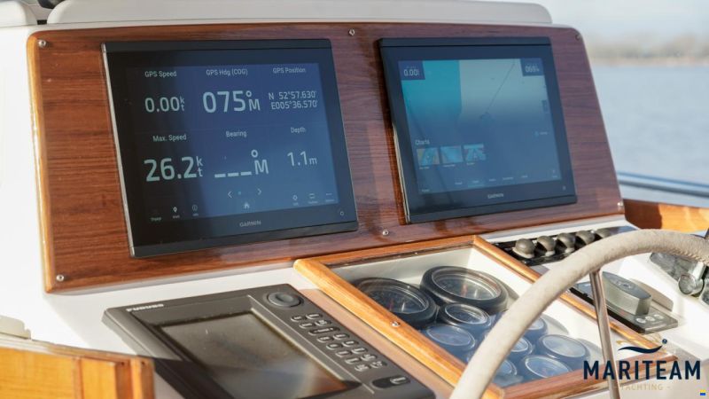 Grand Banks Eastbay 38 HX