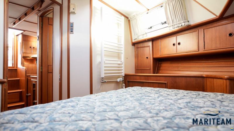 Grand Banks Eastbay 38 HX