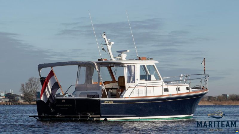 Grand Banks Eastbay 38 HX