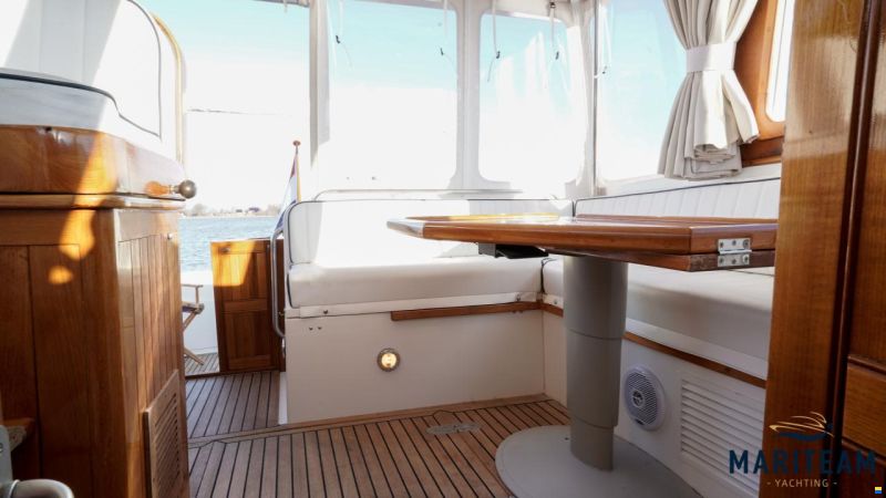 Grand Banks Eastbay 38 HX