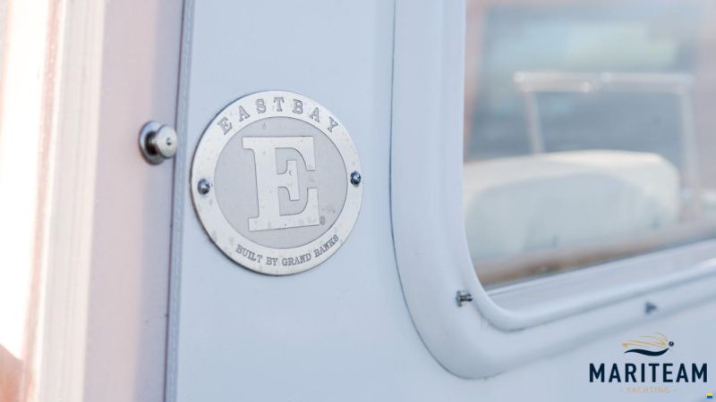 Grand Banks Eastbay 38 HX