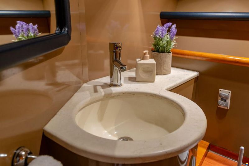Ferretti Altura 52S