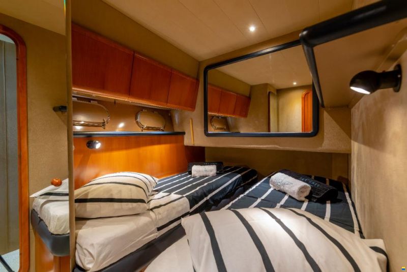 Ferretti Altura 52S
