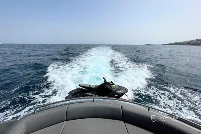 Pershing 56