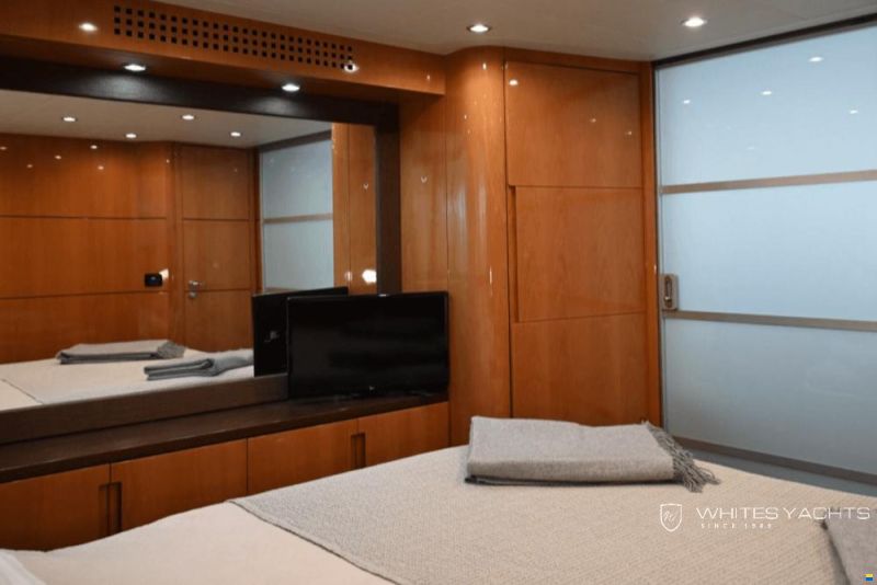 Pershing 56