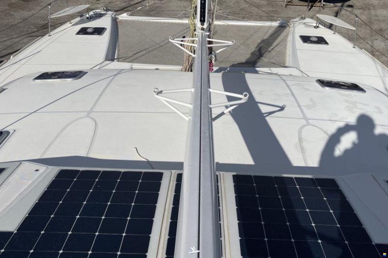Catana 47 Carbon