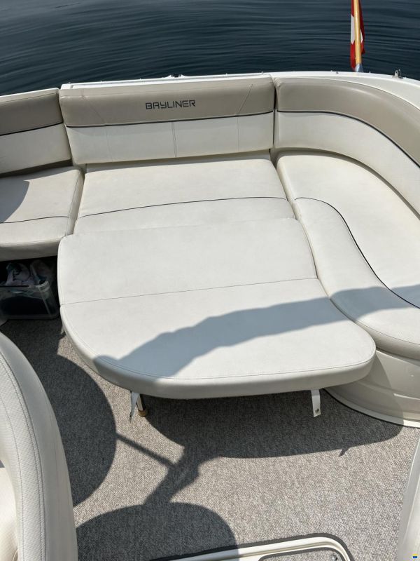 Brunswick Bayliner 802 Cddy Cabin