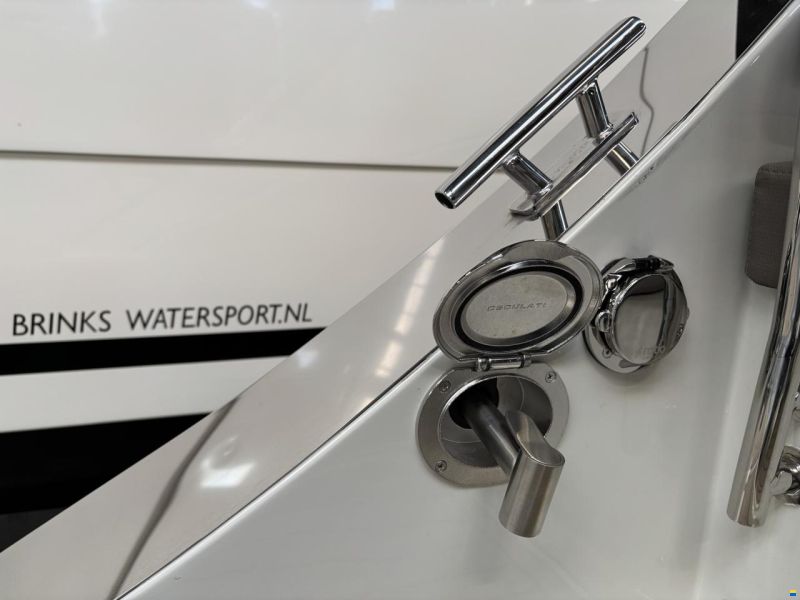 Maxima 800 Cabin